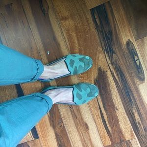 Rothys camoflauge size 7